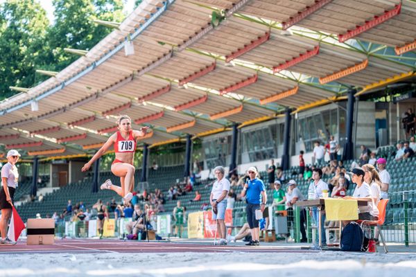 Caroline Joyeux (LG Nord Berlin) im Dreisprung am 02.07.2022 waehrend den NLV+BLV Leichtathletik-Landesmeisterschaften im Jahnstadion in Goettingen (Tag 1)